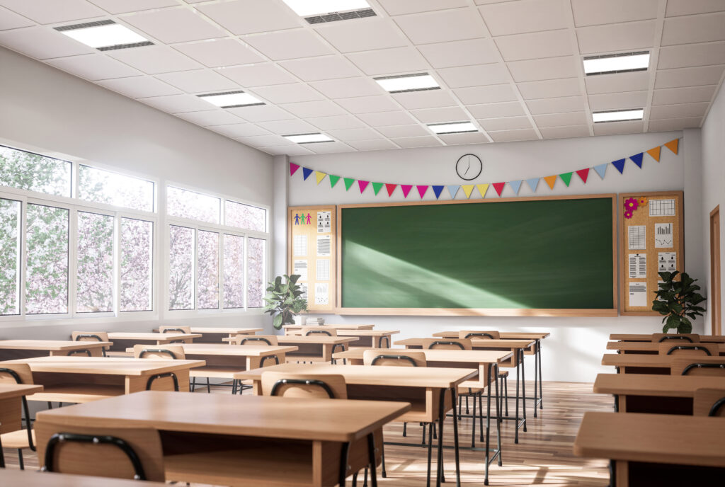 Picture of a classroom with ALYSSUM UV drop-ceiling lights